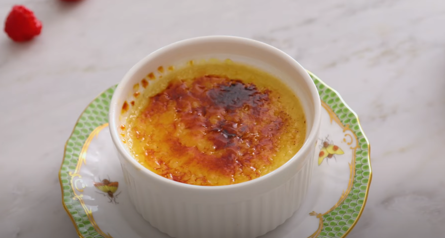 Crab Brûlée Recipe, Savory crème brûlée with crab, seafood crème brûlée, crab custard recipe, brûlée with crab meat.