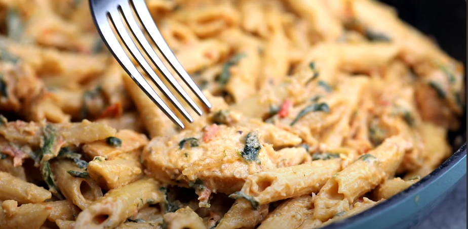 Chicken pasta with garlic cream sauce